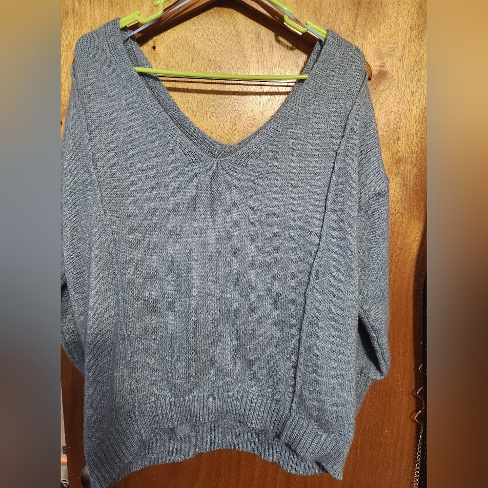 Women's Blue V-Neck Sweater With Puff Sleeves